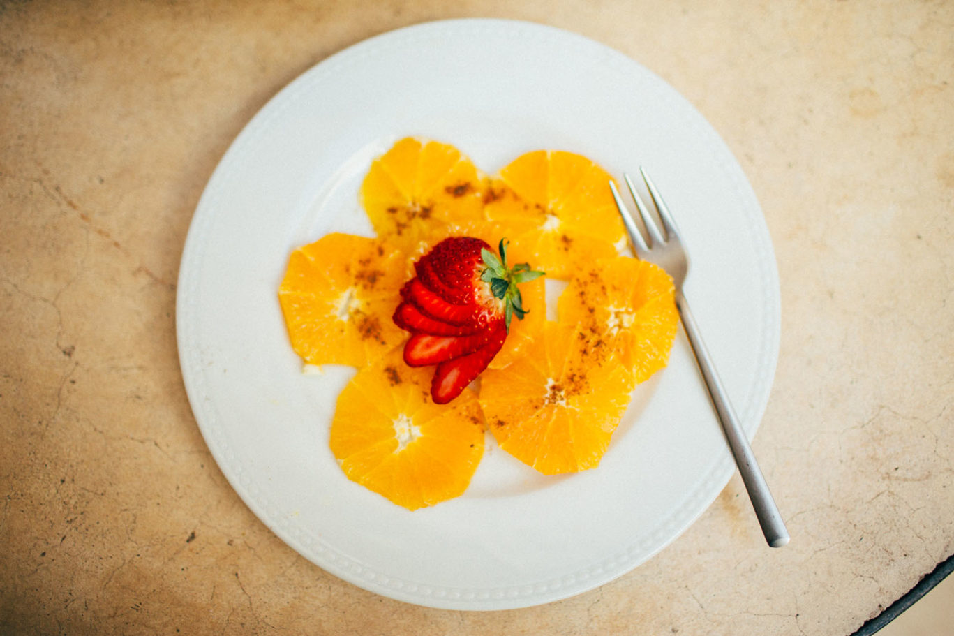 orange-strawberry-plate